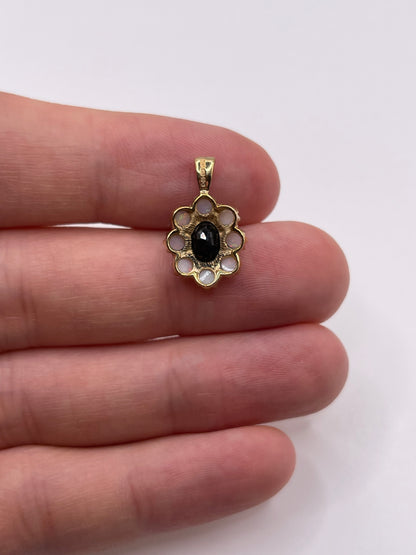 9ct gold sapphire and opal pendant