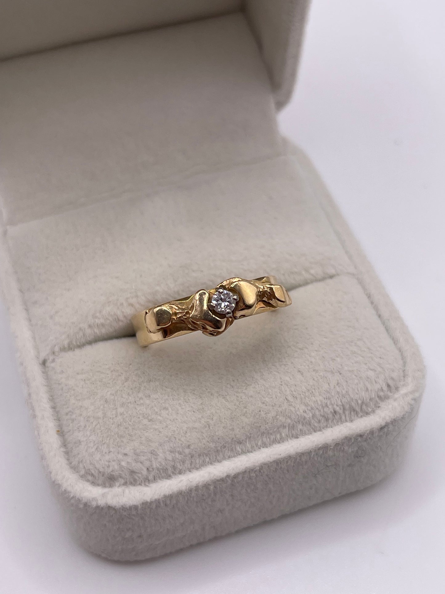 14ct gold diamond ring