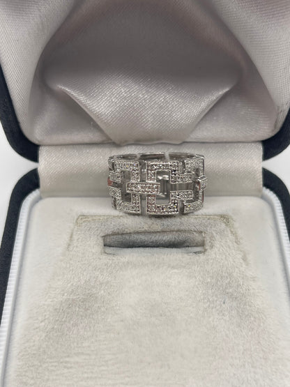 9ct white gold diamond link ring