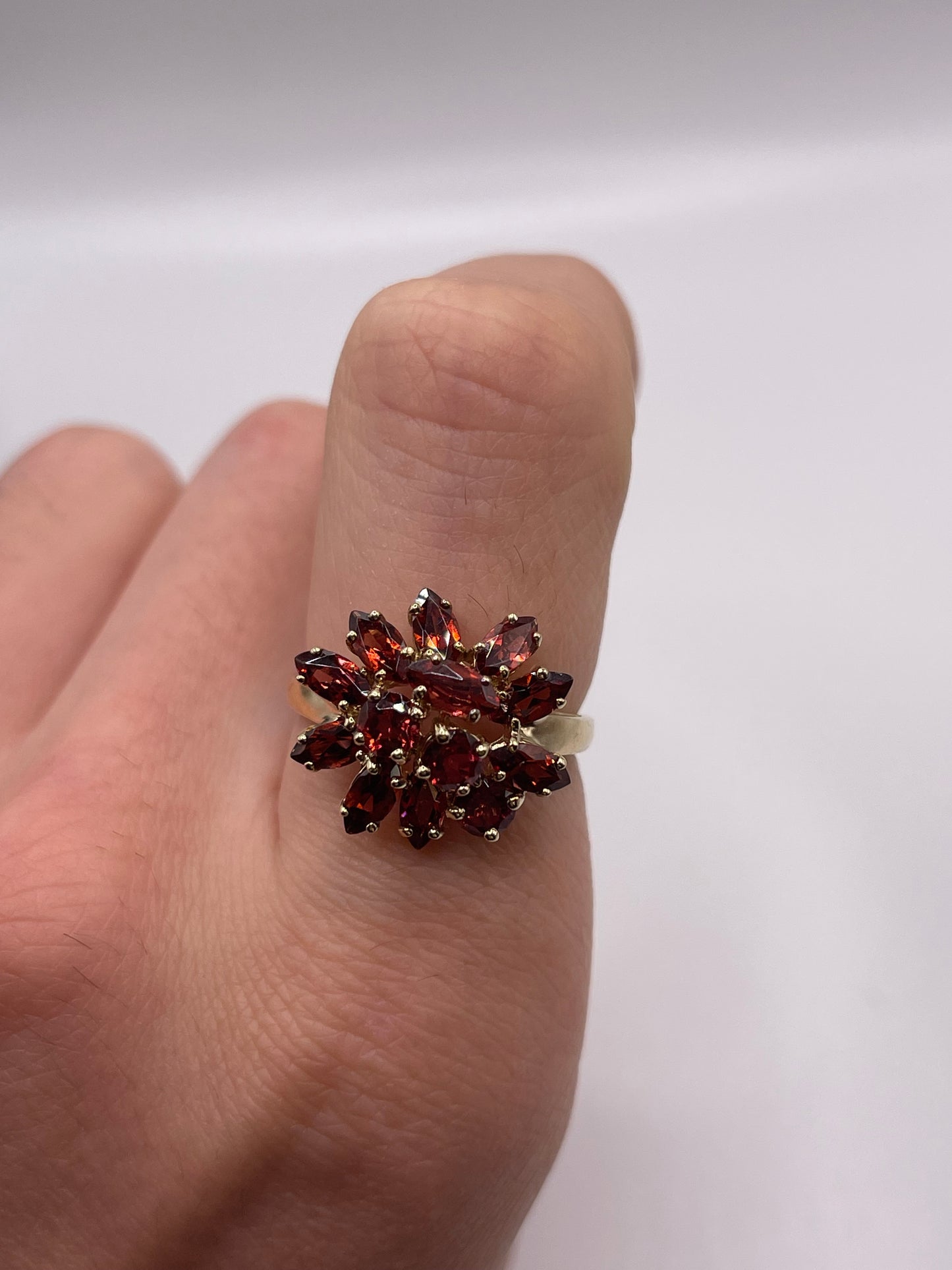 9ct gold garnet cluster ring