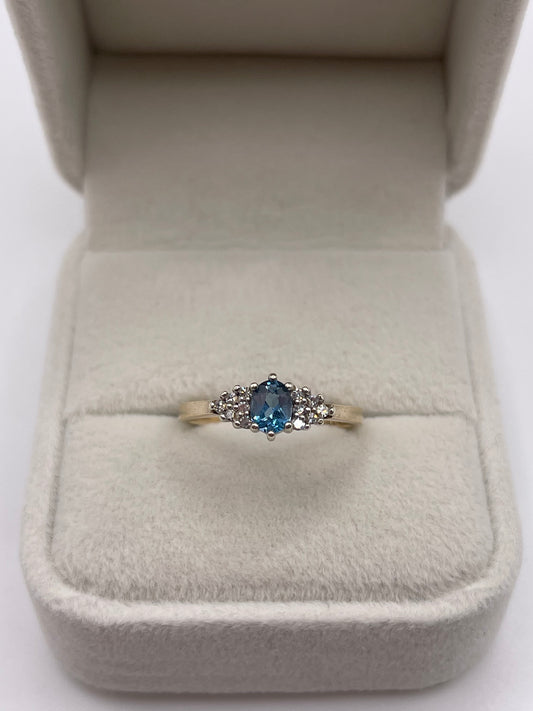9ct gold topaz and diamond ring