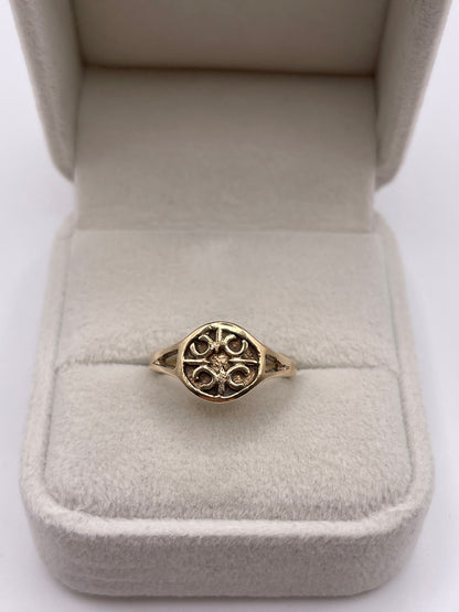 9ct gold ring
