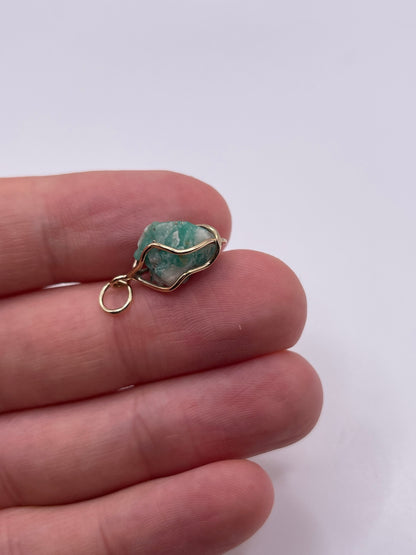 9ct gold gemstone pendant
