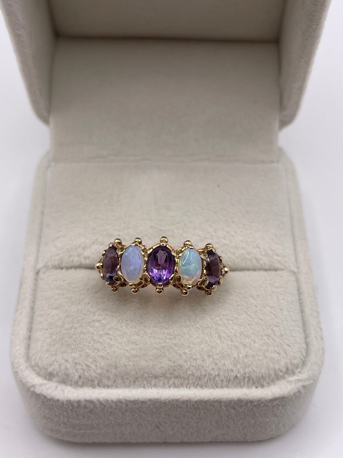 9ct gold amethyst and opal ring