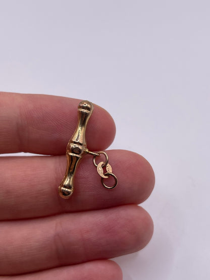 9ct gold t bar pendant
