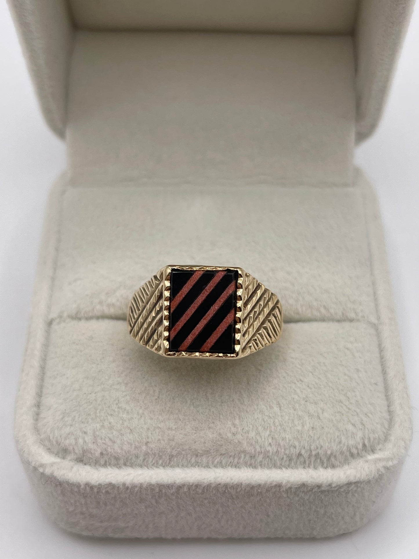 9ct gold onyx signet ring