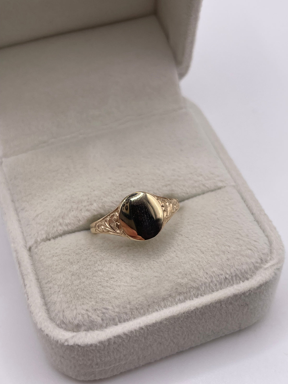 9ct gold signet ring