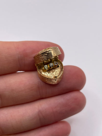 9ct gold ring box charm