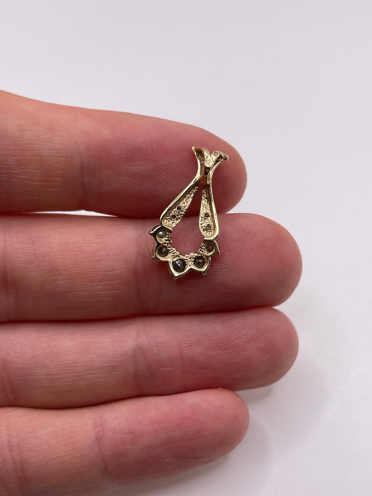 9ct gold emerald and diamond pendant