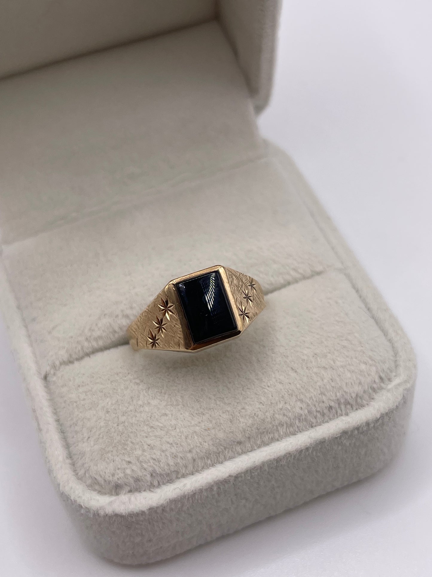 9ct gold onyx signet ring