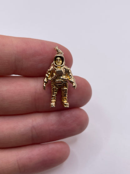 9ct gold astronaut charm