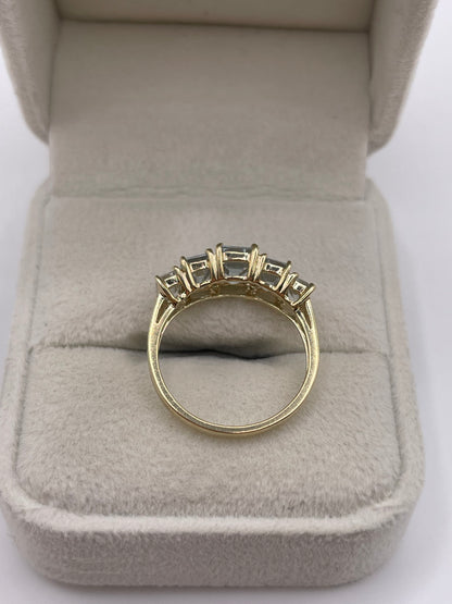 9ct gold aquamarine ring