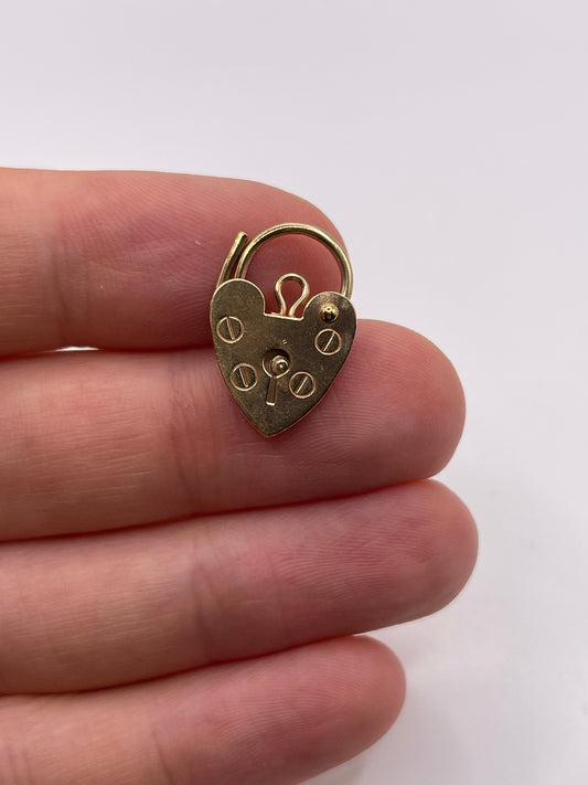 9ct gold padlock 2