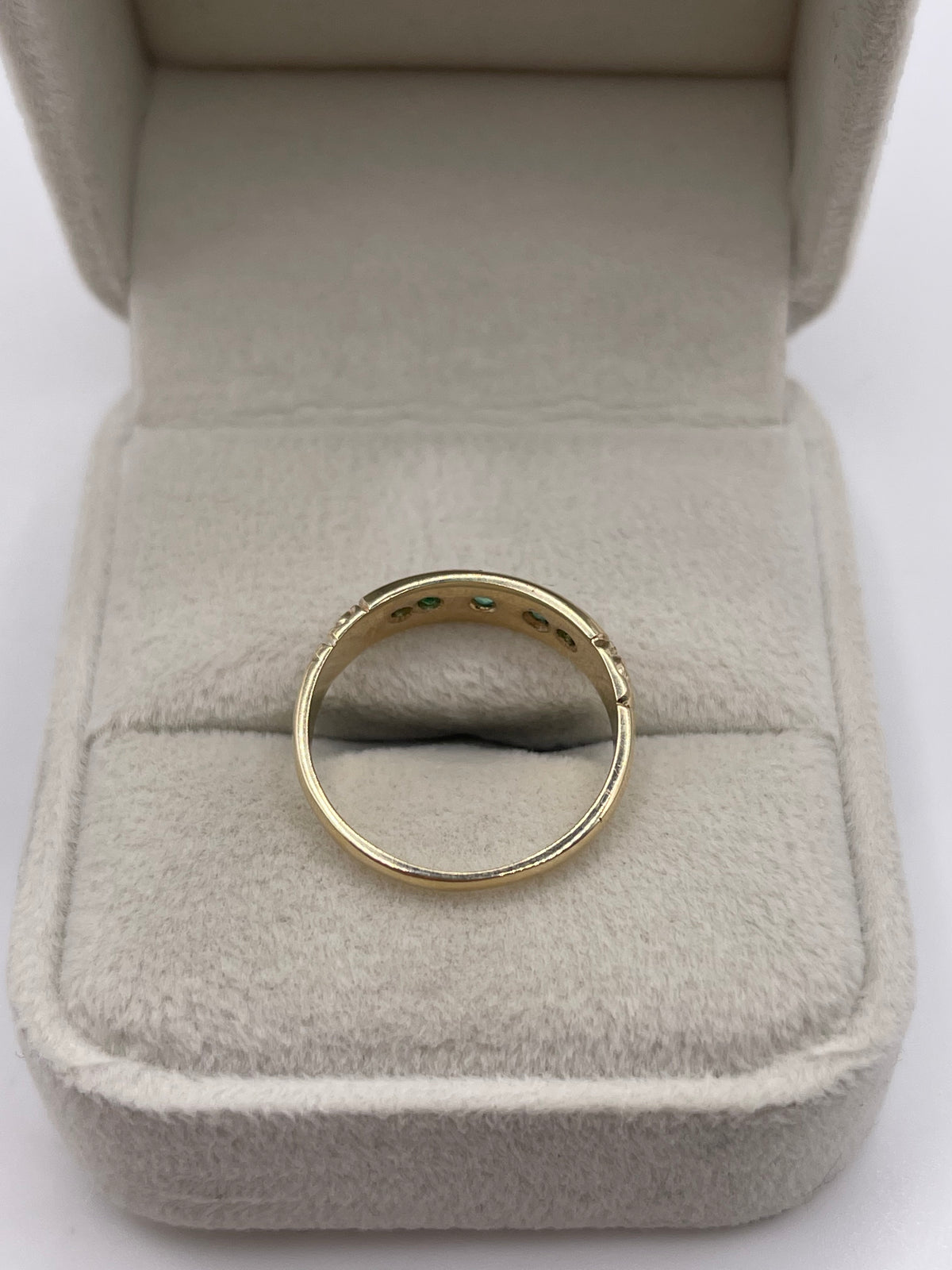 9ct gold emerald gypsy ring