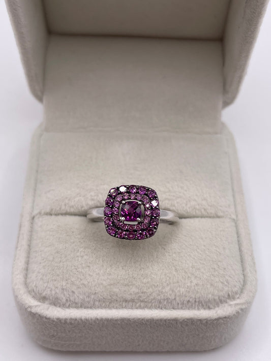 9ct white gold garnet cluster ring
