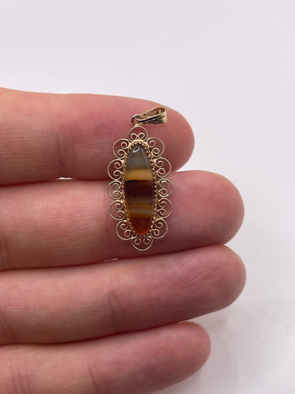 9ct gold agate pendant