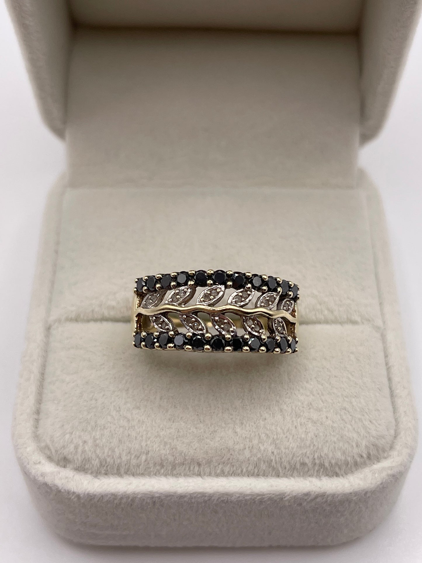 9ct gold diamond cluster ring