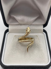 Load image into Gallery viewer, Heavy 9ct gold snake ring
