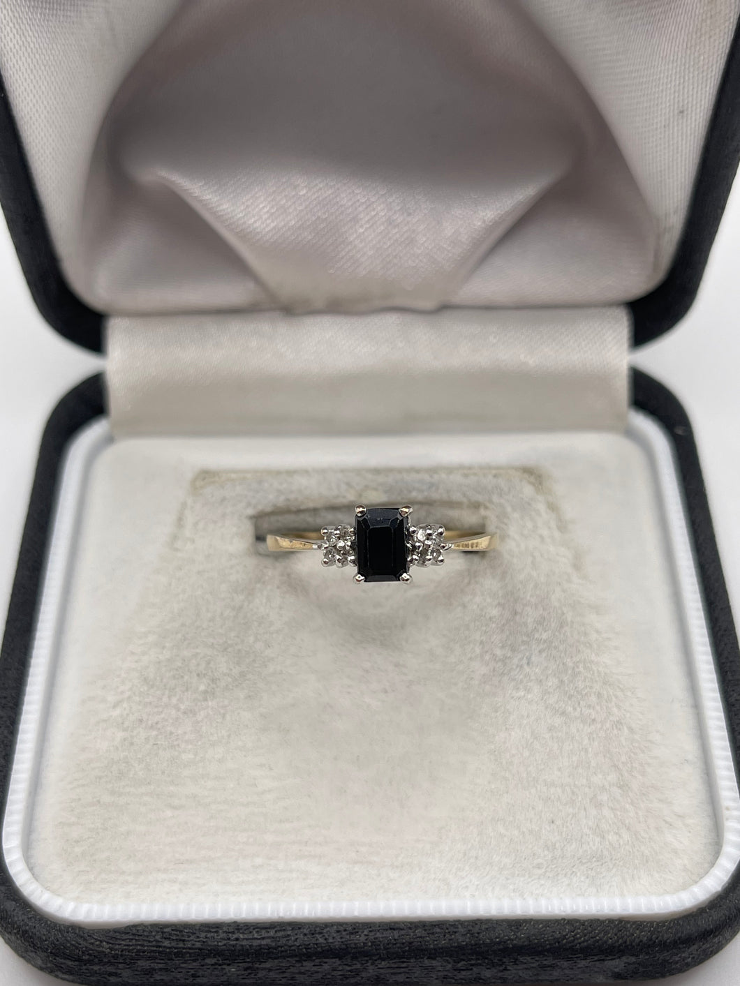 9ct gold sapphire and diamond ring