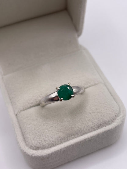 9ct white gold emerald ring