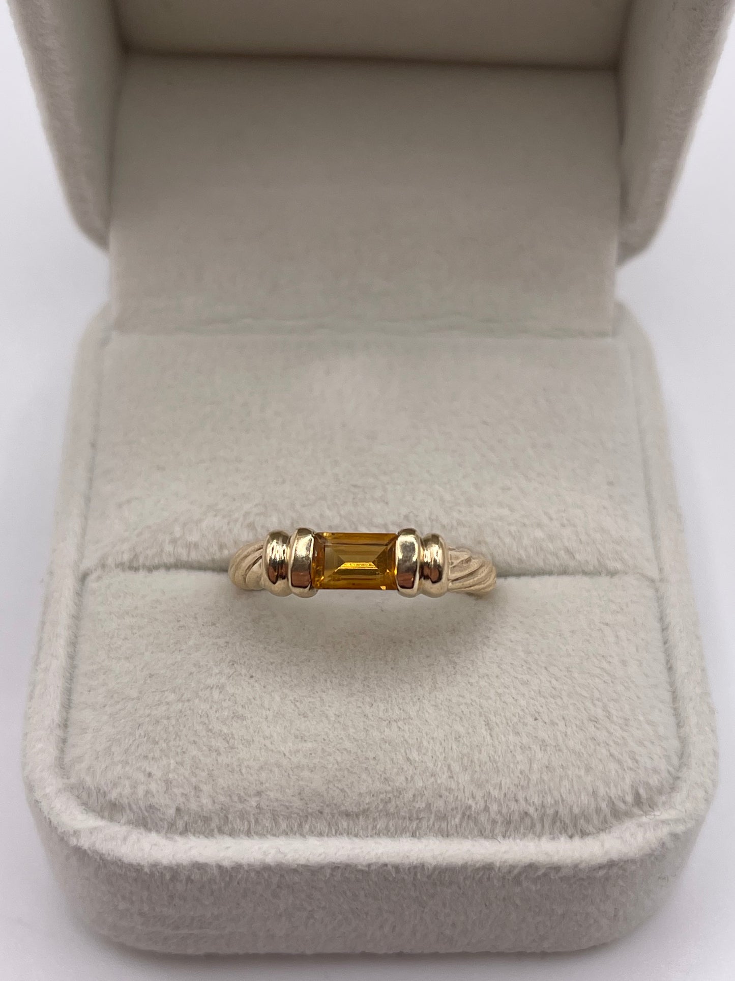 9ct gold citrine ring