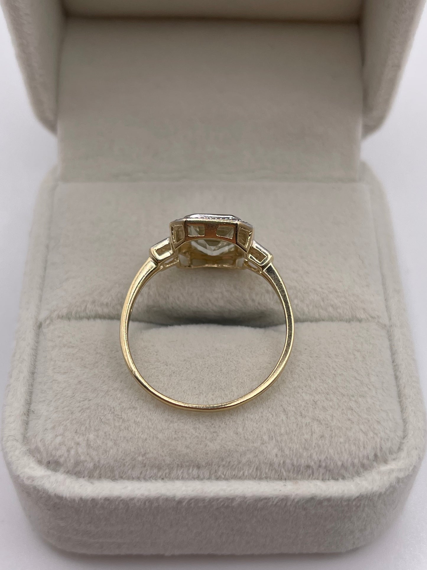 9ct gold aquamarine and diamond ring