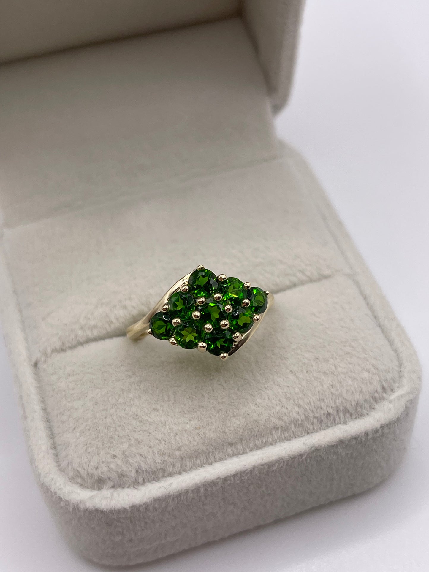 9ct gold diopside cluster ring