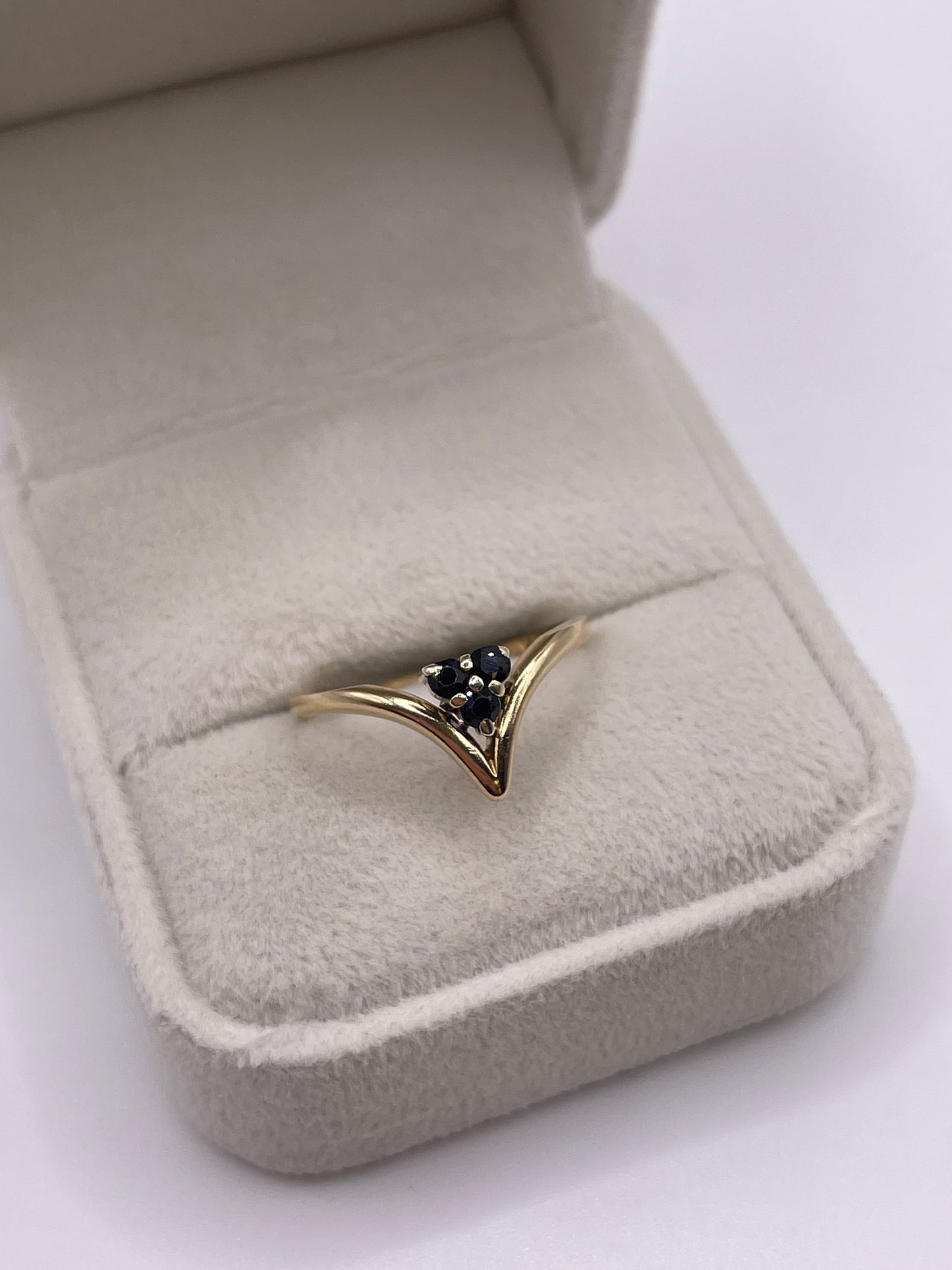 9ct gokd sapphire wishbone ring