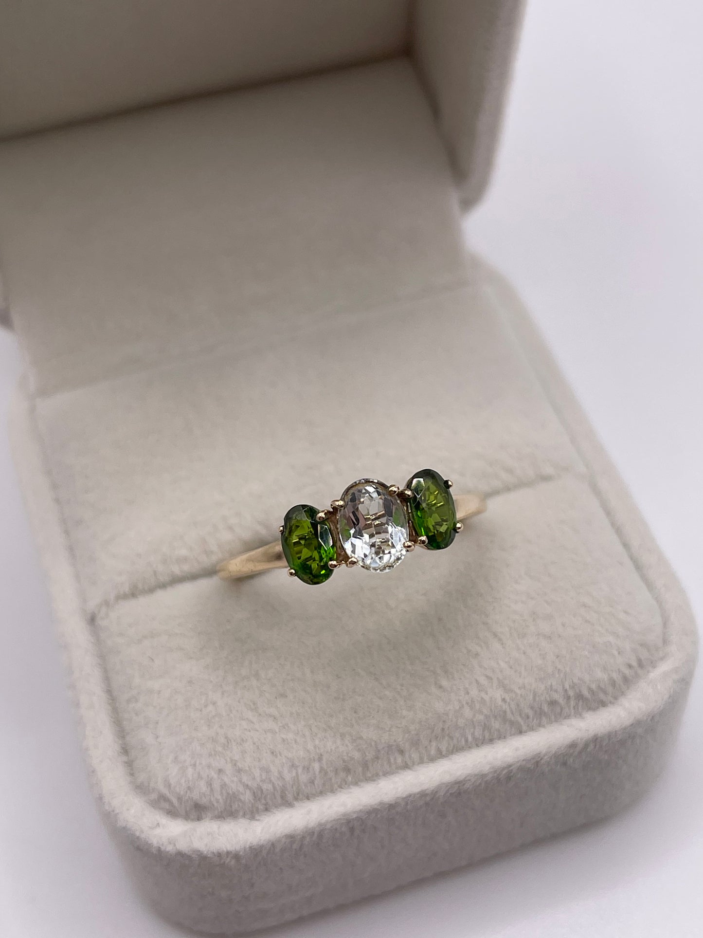 9ct gold aquamarine and diopside ring