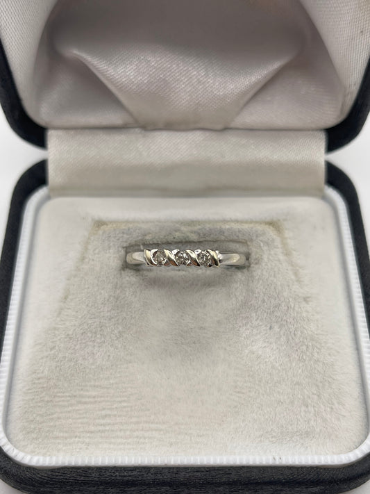 9ct white gold diamond ring