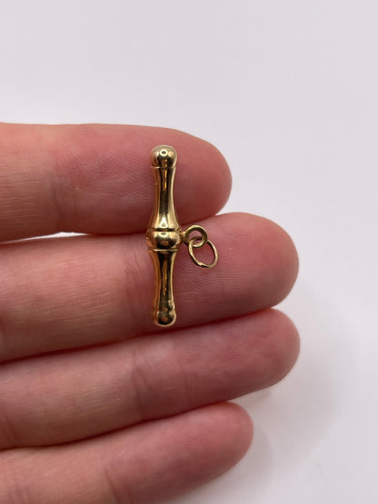 9ct gold t bar pendant