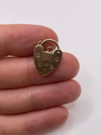 9ct gold padlock 2