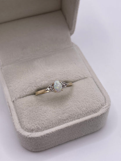 9ct gold opal and diamond ring