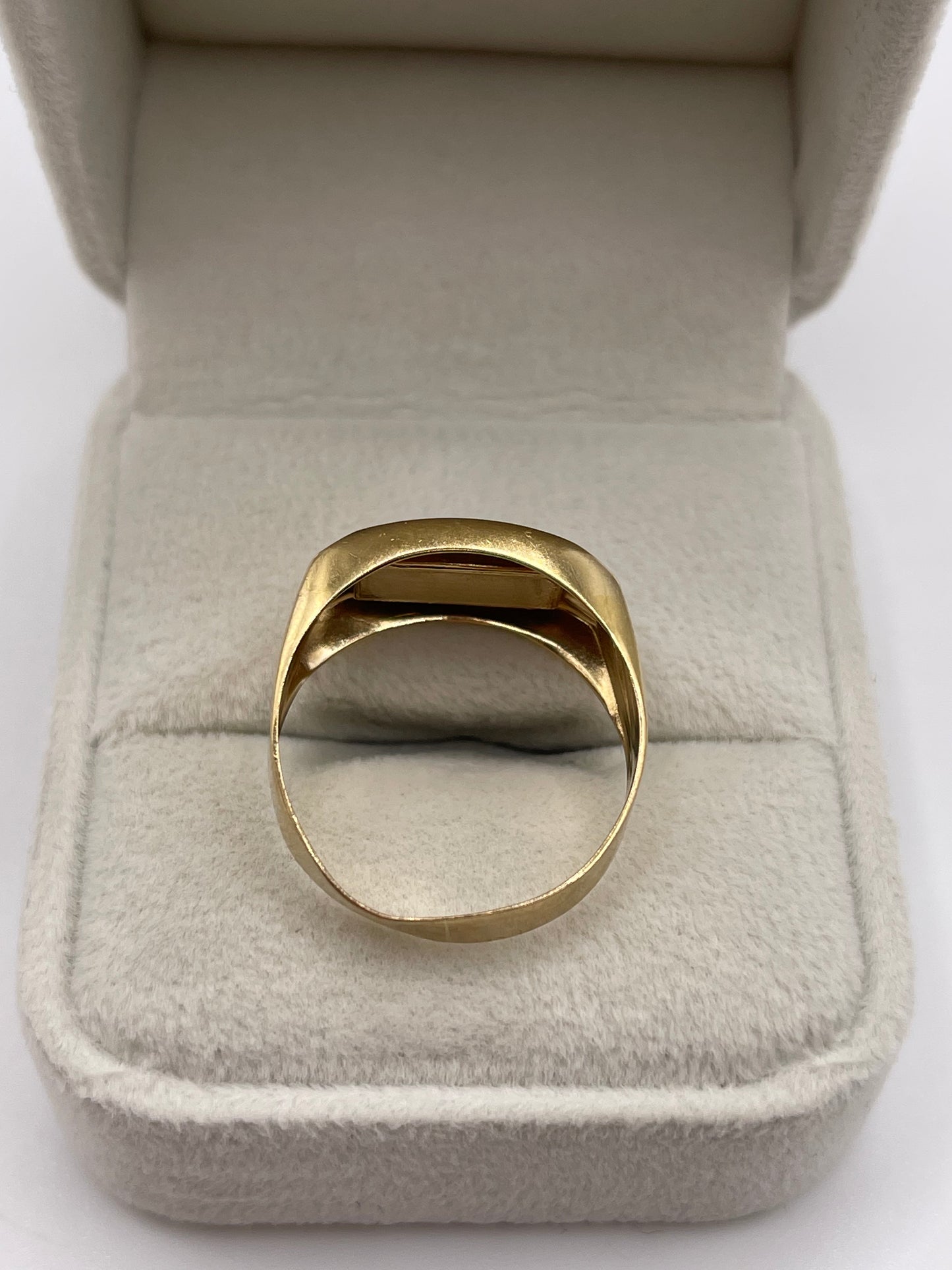 9ct gold onyx ring