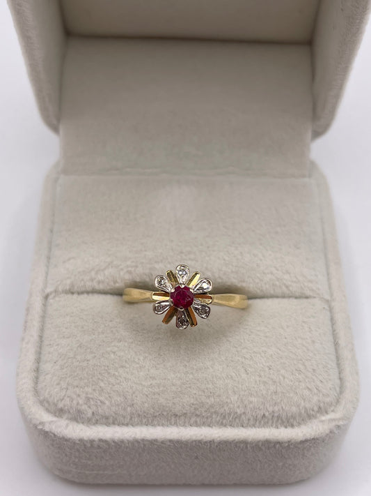 18ct gold ruby and diamond ring