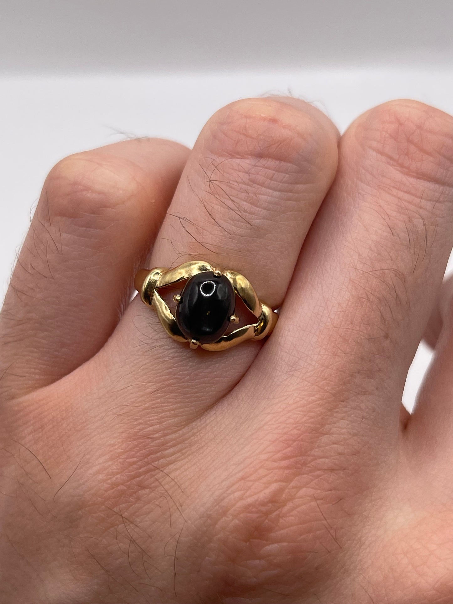 9ct gold star sapphire ring