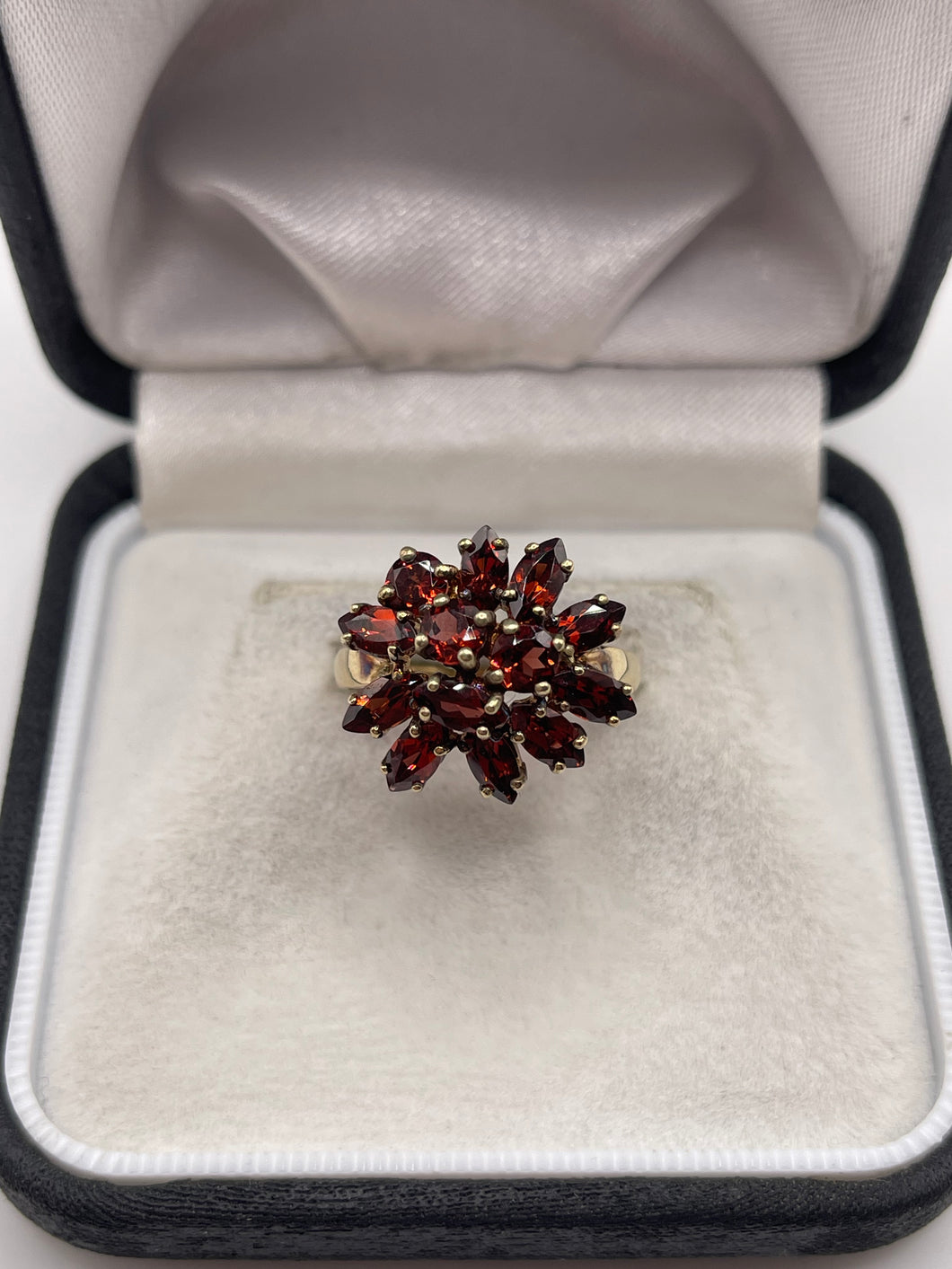 9ct gold garnet cluster ring