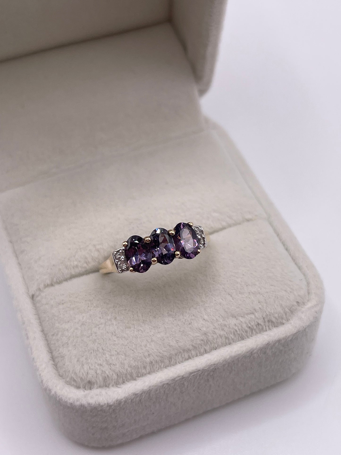 9ct gold quartz and zircon ring
