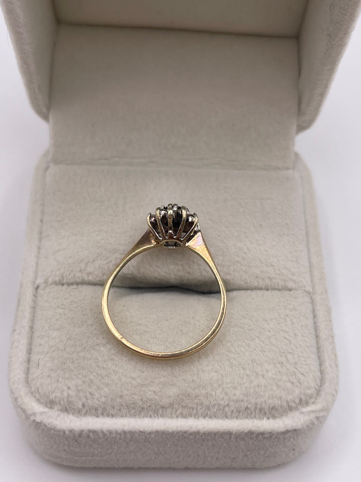 9ct gold sapphire and diamond ring
