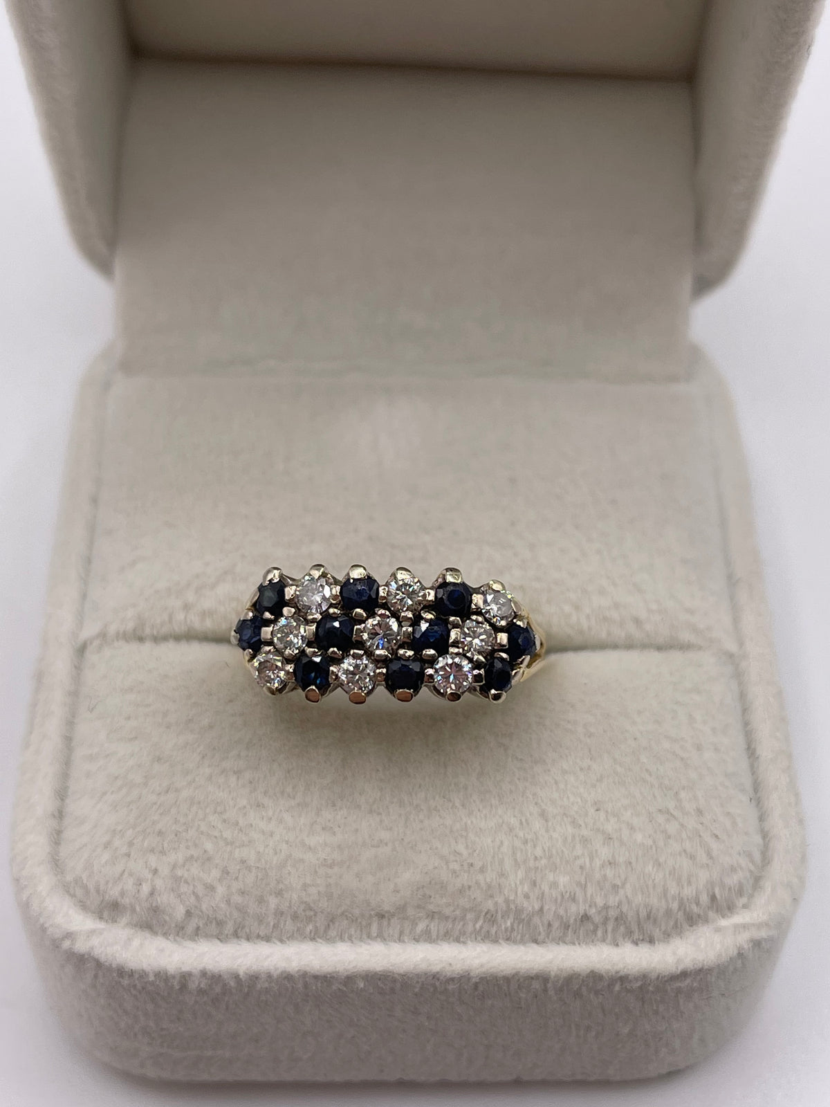 18ct gold sapphire and diamond cluster ring