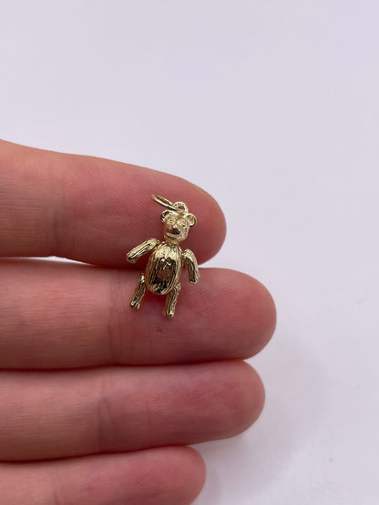 9ct gold articulated bear pendant