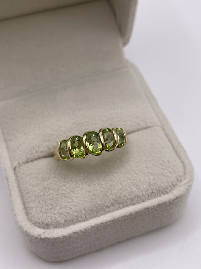 9ct gold peridot ring