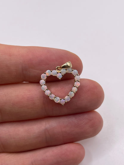 9ct gold opal heart pendant