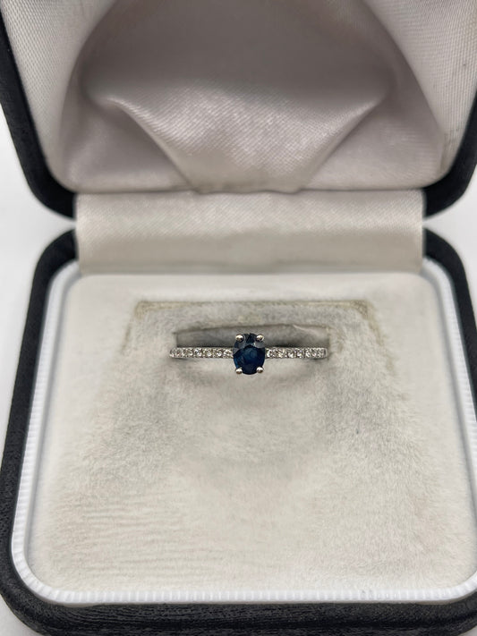18ct white gold sapphire and diamond ring