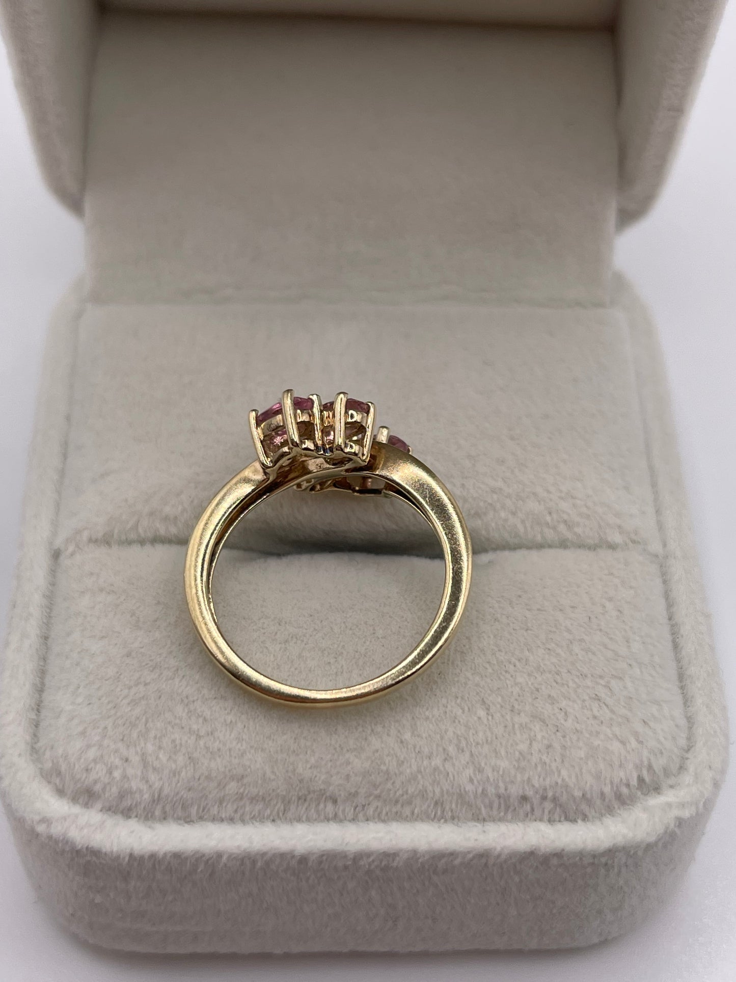 9ct gold pink sapphire ring