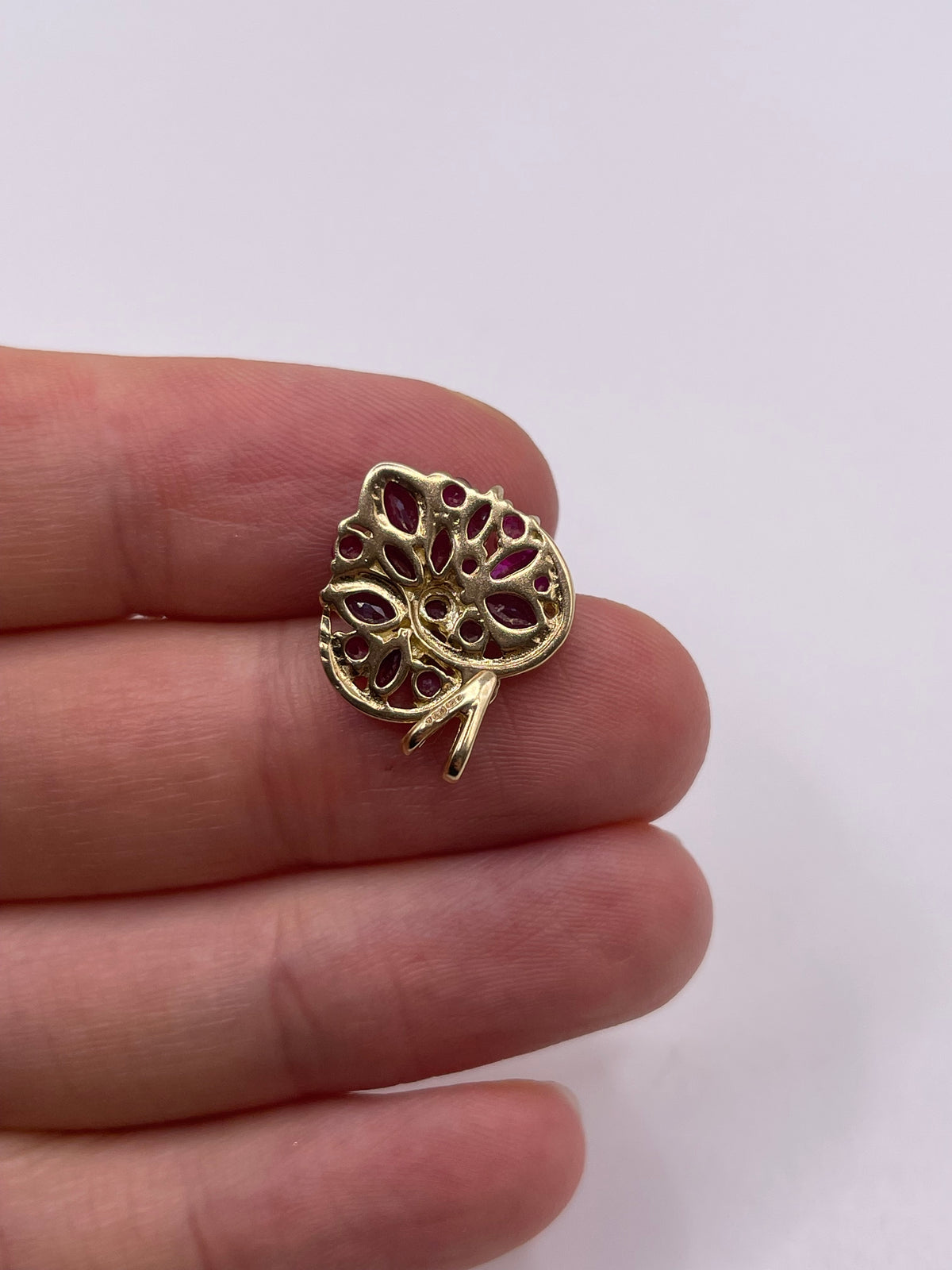 9ct gold ruby heart pendant