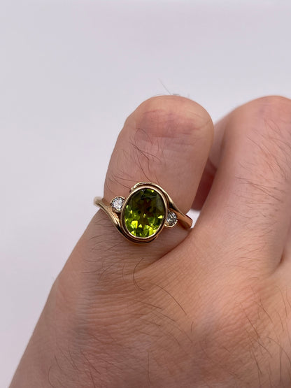 9ct gold peridot and diamond ring