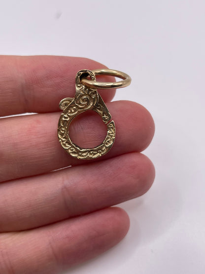 9ct gold engraved clasp