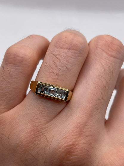 9ct gold aquamarine ring