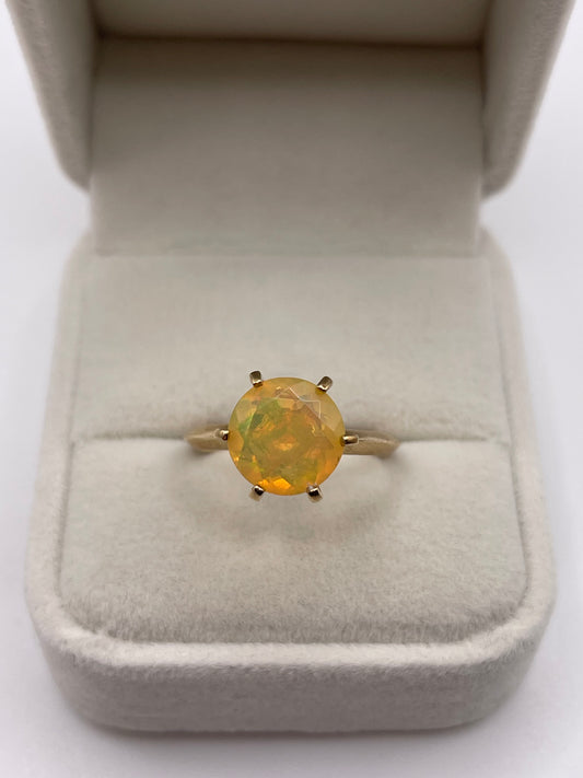 9ct gold opal ring